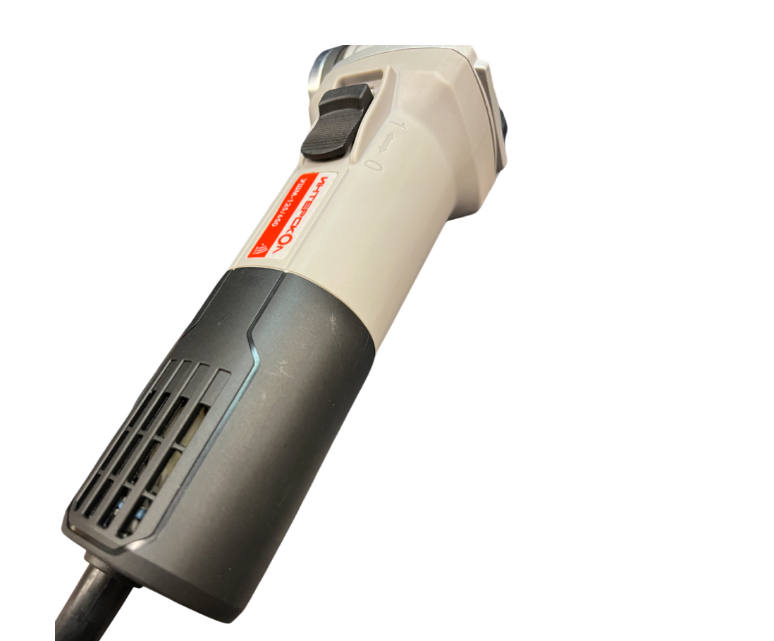 Угловая шлифмашина ИНТЕРСКОЛ УШМ-125/650, 650 Вт, 125 мм, 11000 об/мин, (УЦЕНЕННЫЙ ТОВАР) (826.0.0.70/U)