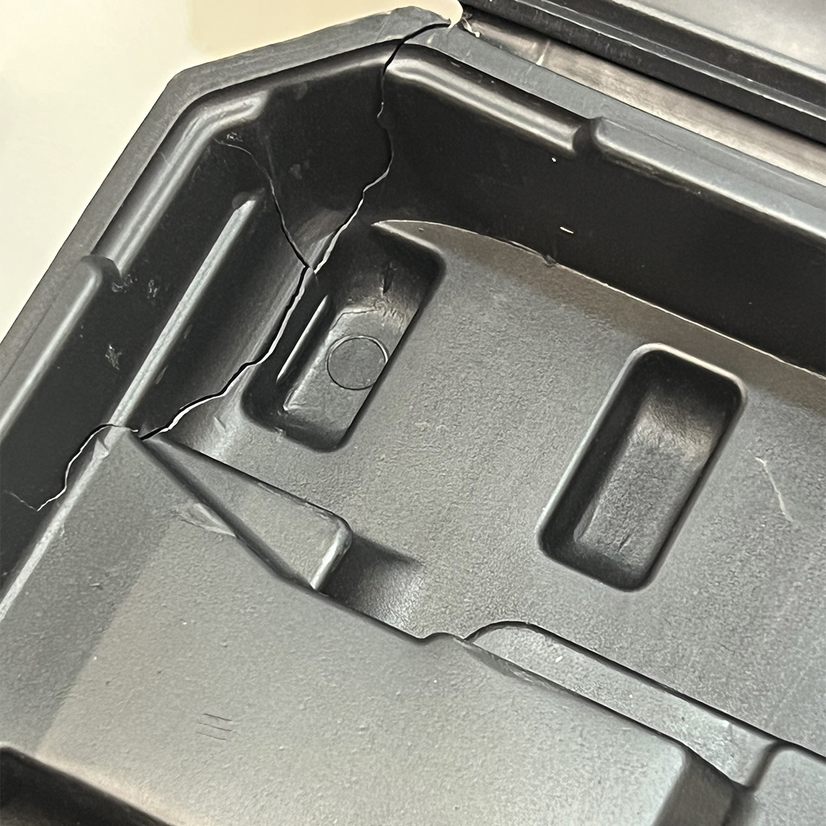 Аккумуляторный гайковерт ИНТЕРСКОЛ ГАУ-400/36ВЭ, 36 В, 400 Нм, 3200 уд/мин, c 2 АКБ 2 Ач и ЗУ в кейсе (УЦЕНЕННЫЙ ТОВАР) (859.2.2.70/U)