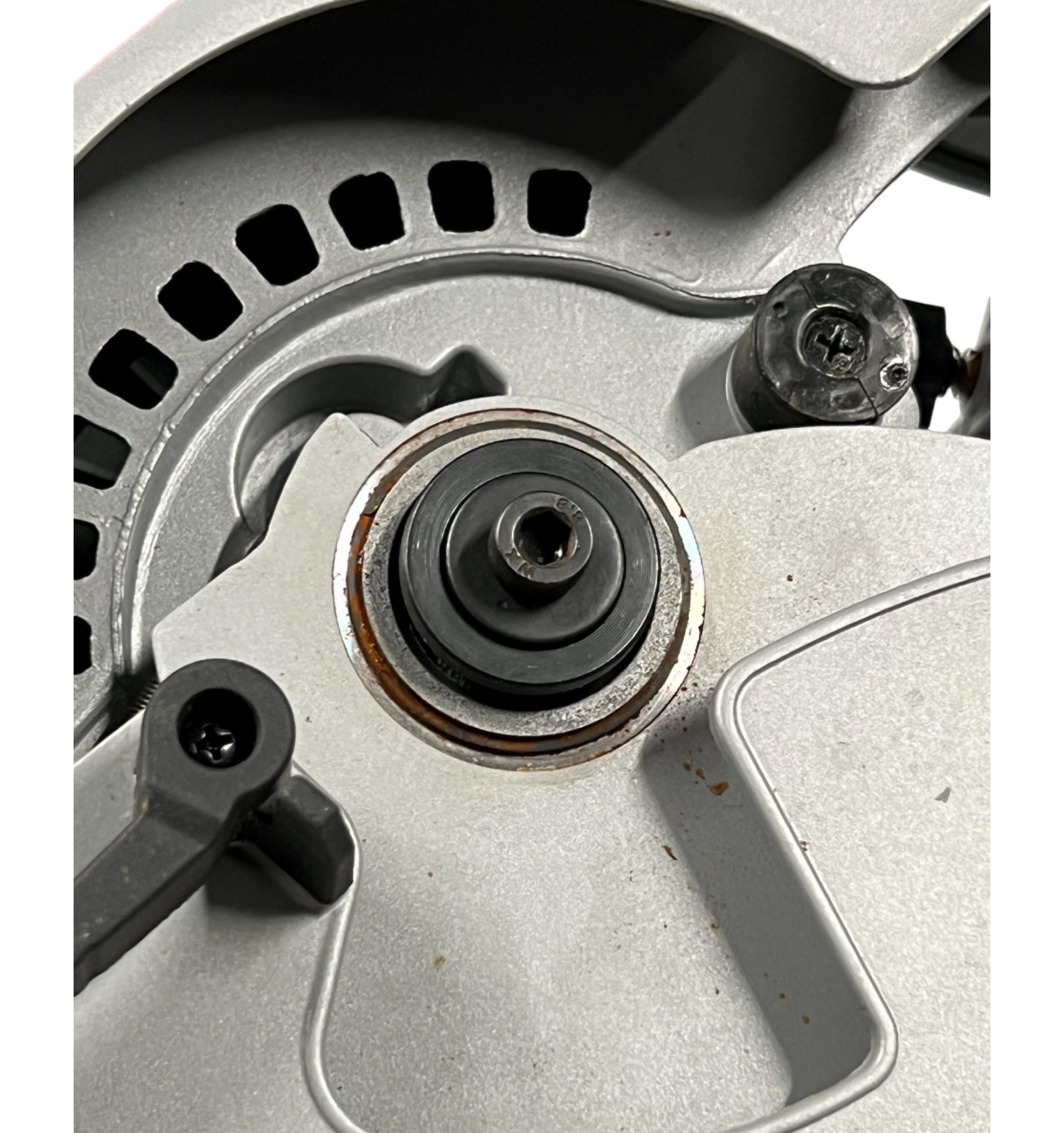 Пила дисковая ИНТЕРСКОЛ ДП-190/1600, 1600 Вт, 190 мм, 6000 об/мин, (УЦЕНЕННЫЙ ТОВАР) (552.2.1.70/U)