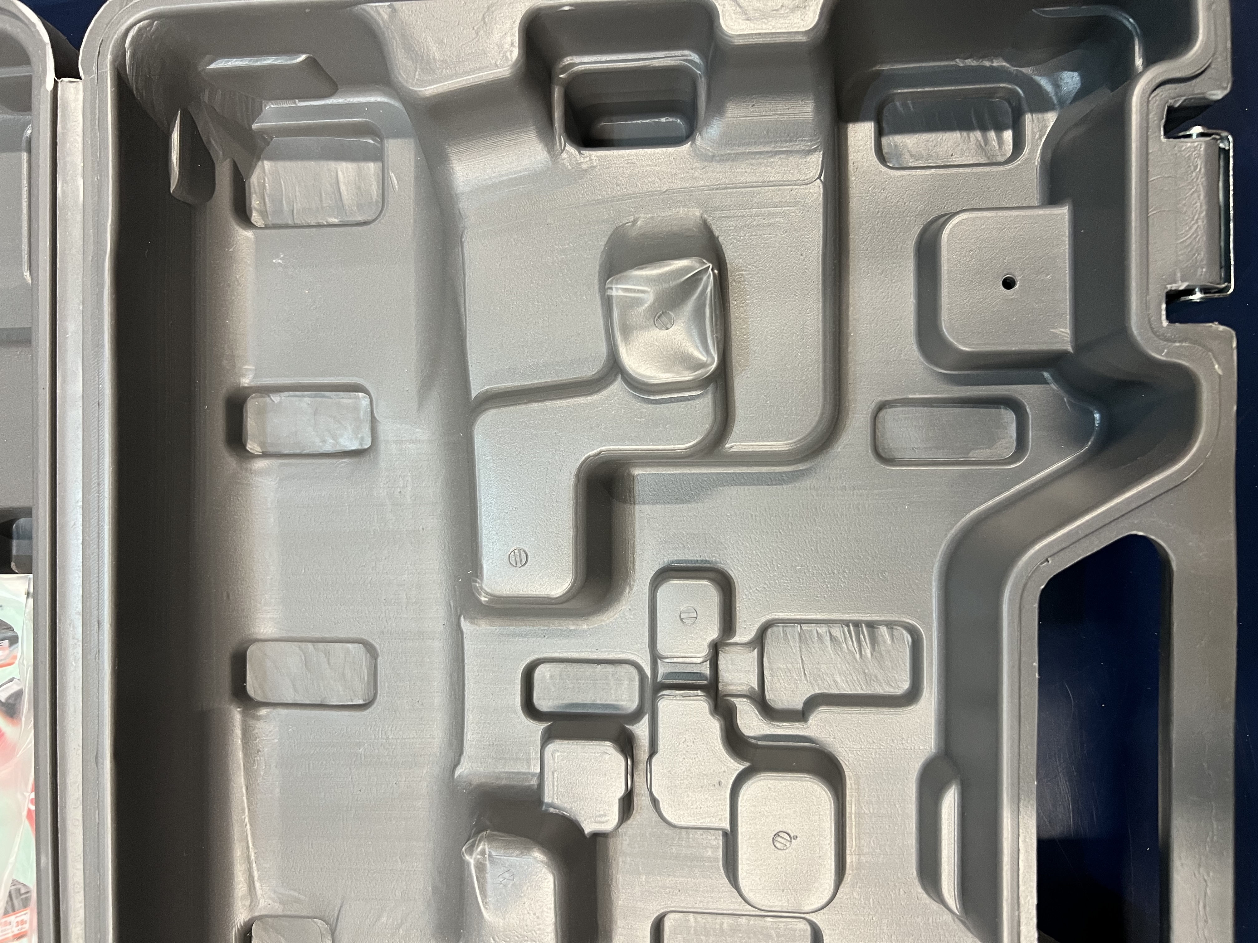 Перфоратор ИНТЕРСКОЛ П-23/650ЭР, 650 Вт, 2.2 Дж, 6300 уд/мин, в кейсе (УЦЕНЕННЫЙ ТОВАР) (593.1.0.70/U)