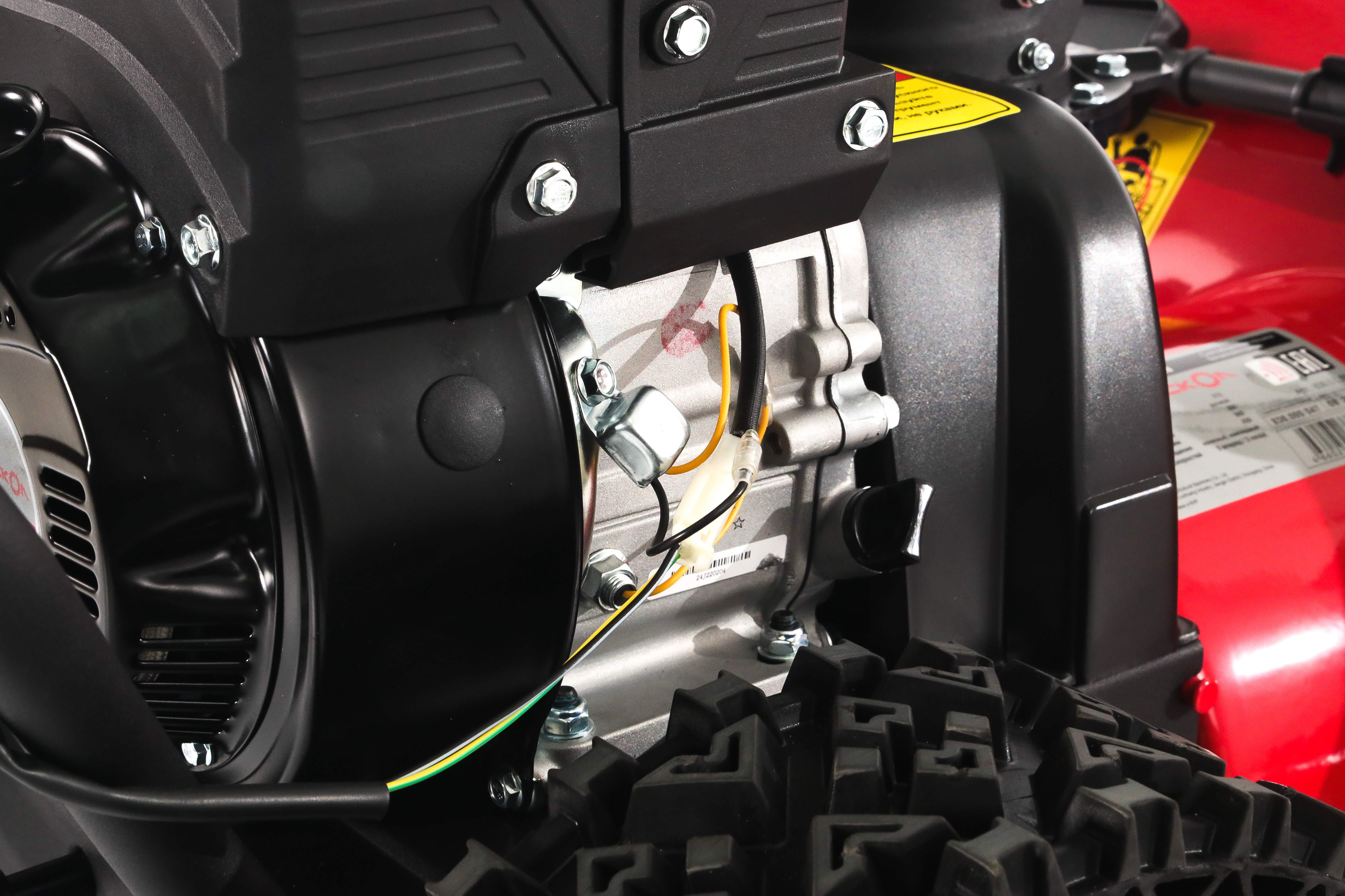 Бензиновый снегоуборщик ИНТЕРСКОЛ СМБ-56/7М, 7 л.с., 212 см³, 56 см (836.0.0.70)