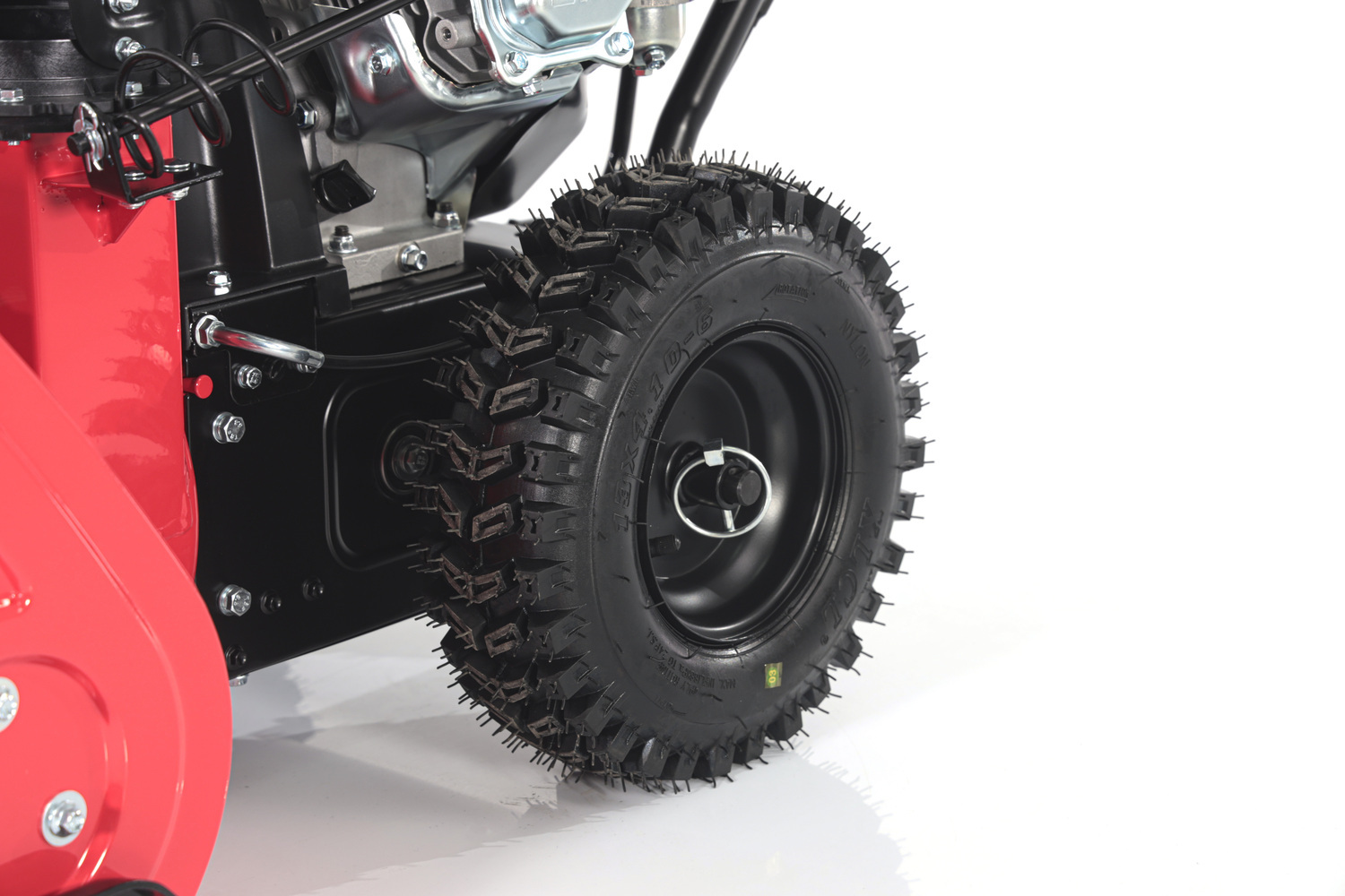 Снегоуборщик бензиновый ИНТЕРСКОЛ СМБ-56/7, 7 л.с., 212 см³, 56 см (779.0.0.70)