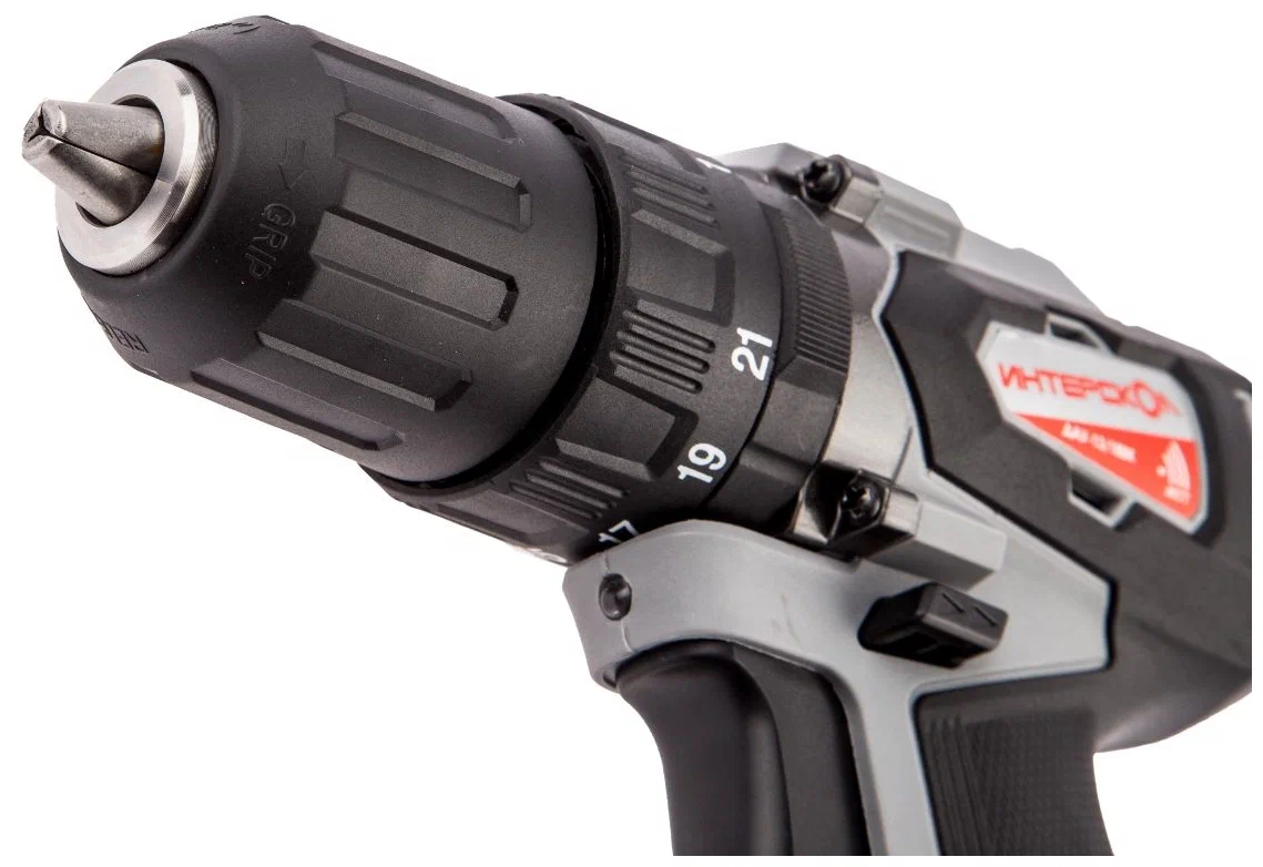 Дрель-шуруповерт ИНТЕРСКОЛ ДАУ-13/18ВК 45, 18 В, 1700 об/мин, 25500 уд/мин, с 2 АКБ 1.5 Ач и ЗУ, в кейсе (573.1.2.70)