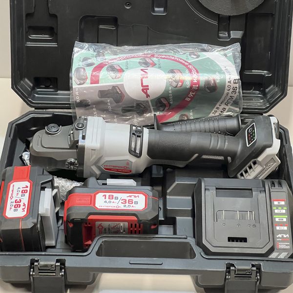 Аккумуляторная угловая шлифмашина ИНТЕРСКОЛ УШМ-125/36ВМЭ, 36 В, 125 мм, 8500 об/мин, c 2 АКБ 2 Ач и ЗУ в кейсе (УЦЕНЕННЫЙ ТОВАР) (956.2.2.70/U)