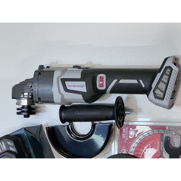 Угловая шлифмашина ИНТЕРСКОЛ УШМ-125/36ММ, 36 В, 125 мм, 8500 об/мин, (УЦЕНЕННЫЙ ТОВАР) (900.4.1.42/U1)