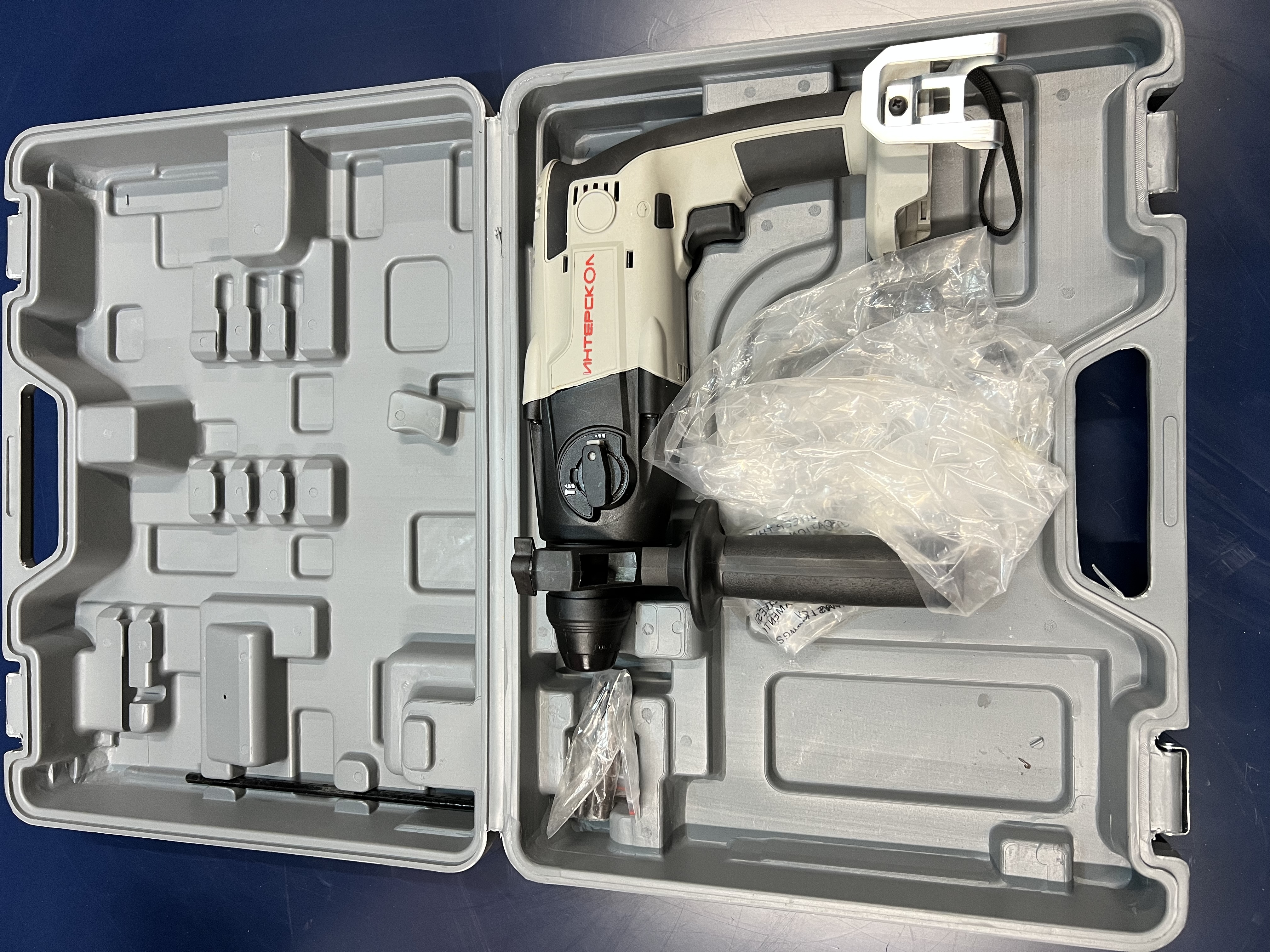 Аккумуляторный перфоратор ИНТЕРСКОЛ ПА-18/18Л2, 18 В, 1.3 Дж, 6900 уд/мин, без АКБ и ЗУ, в кейсе (УЕНЕННЫЙ ТОВАР) (329.0.0.74/U1)