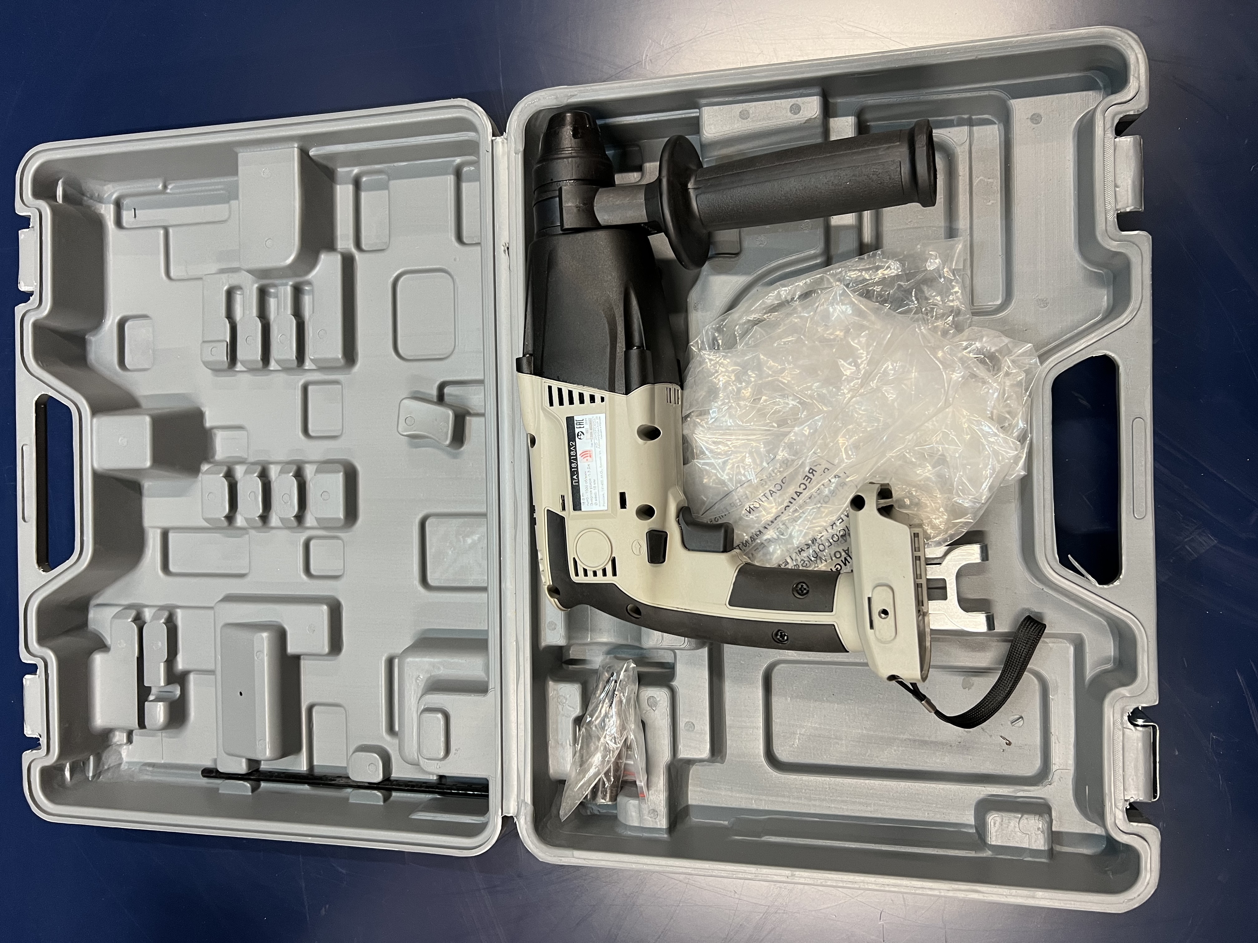 Аккумуляторный перфоратор ИНТЕРСКОЛ ПА-18/18Л2, 18 В, 1.3 Дж, 6900 уд/мин, без АКБ и ЗУ, в кейсе (УЕНЕННЫЙ ТОВАР) (329.0.0.74/U1)