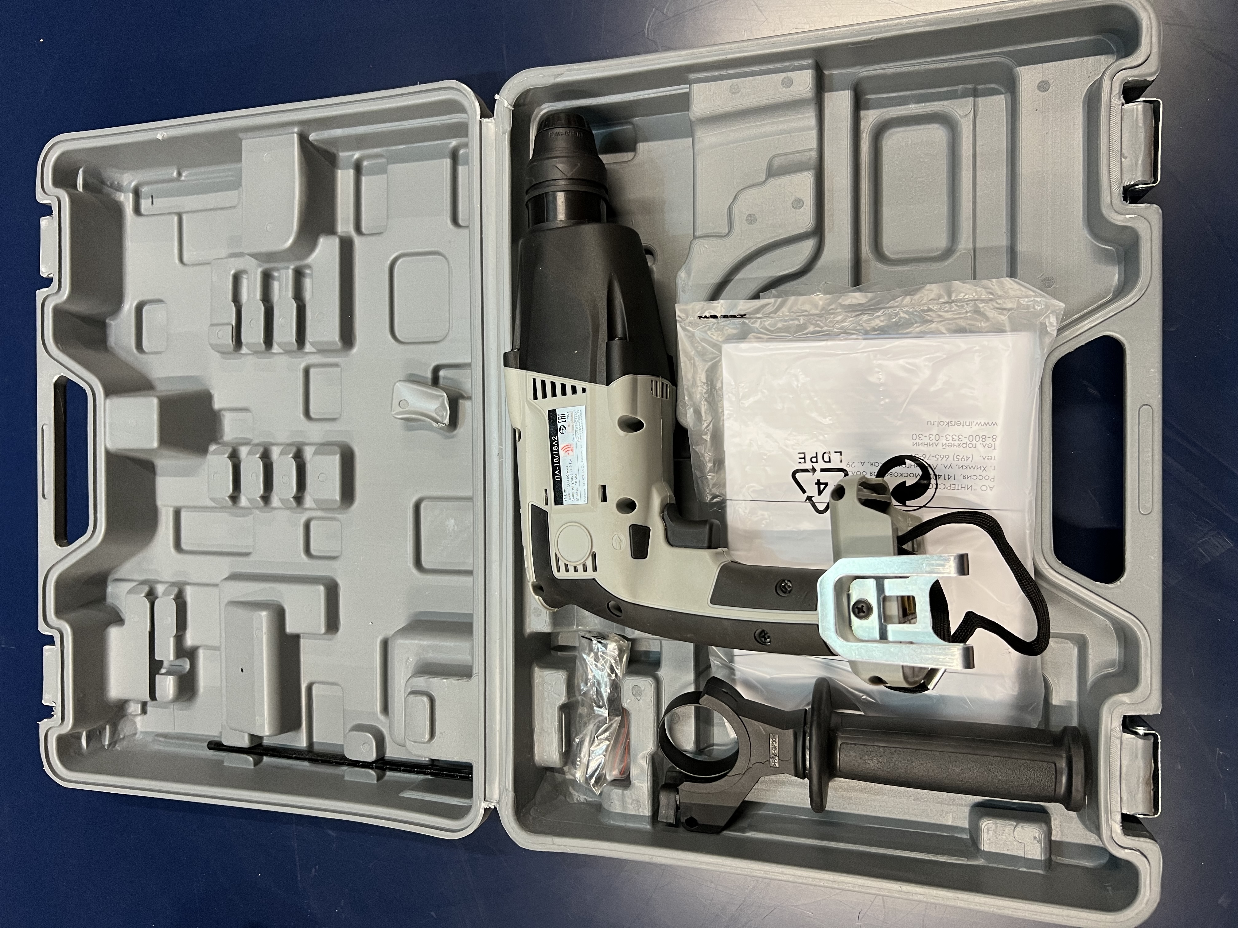 Аккумуляторный перфоратор ИНТЕРСКОЛ ПА-18/18Л2, 18 В, 1.3 Дж, 6900 уд/мин, без АКБ и ЗУ, в кейсе (УЕНЕННЫЙ ТОВАР) (329.0.0.74/U2)