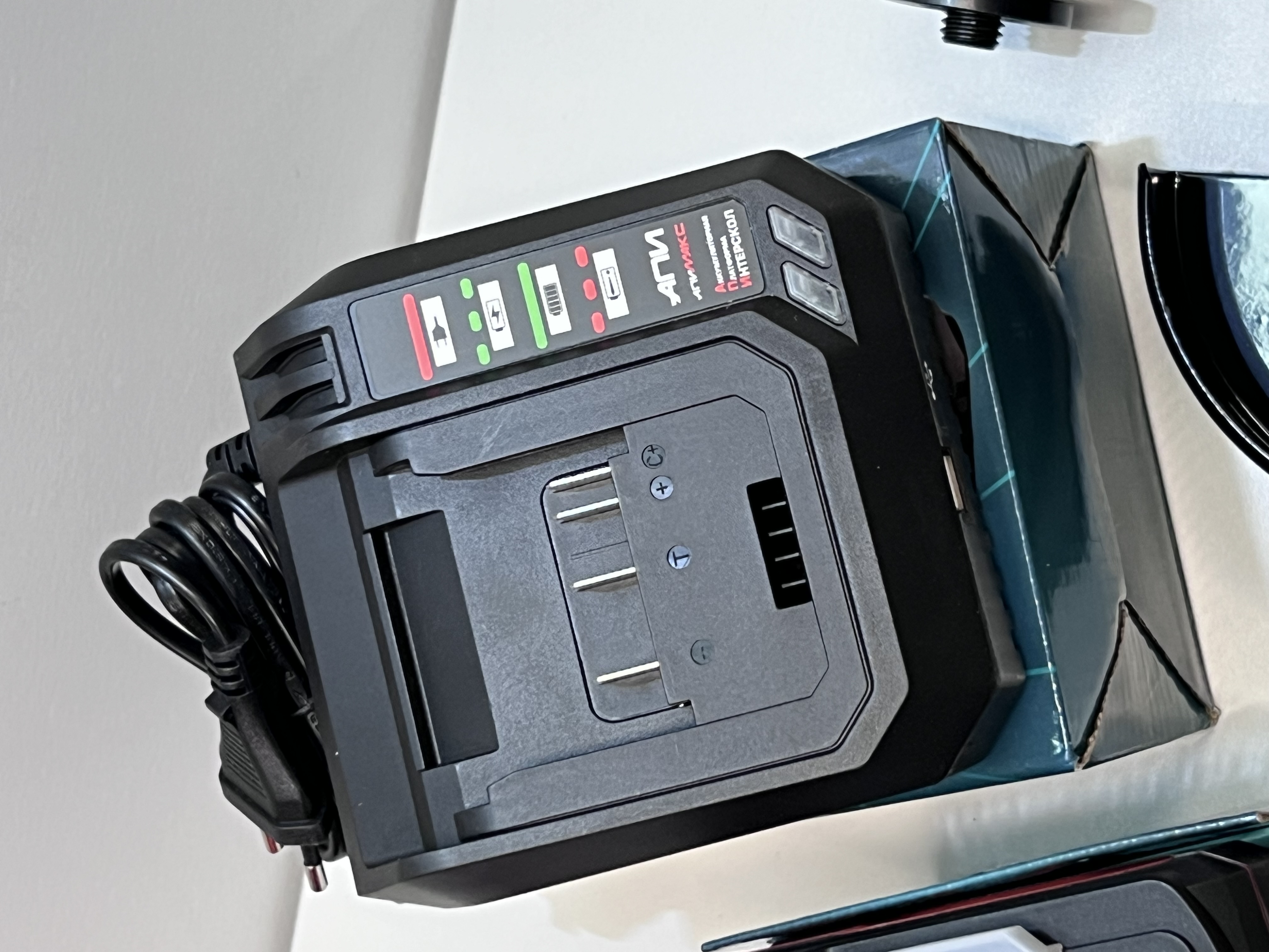 Угловая шлифмашина ИНТЕРСКОЛ УШМ-125/36ММ, 36 В, 125 мм, 8500 об/мин, (УЦЕНЕННЫЙ ТОВАР) (900.4.1.42/U1)